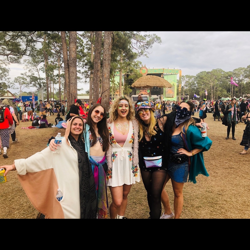 Festival Outfits - Picture 4 of 4